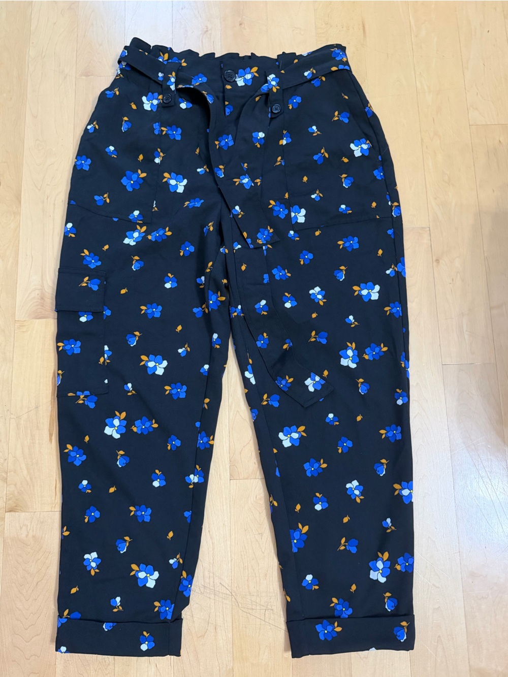 POPSUGAR Black Cargo Jogger Leggings with Blue Floral Print